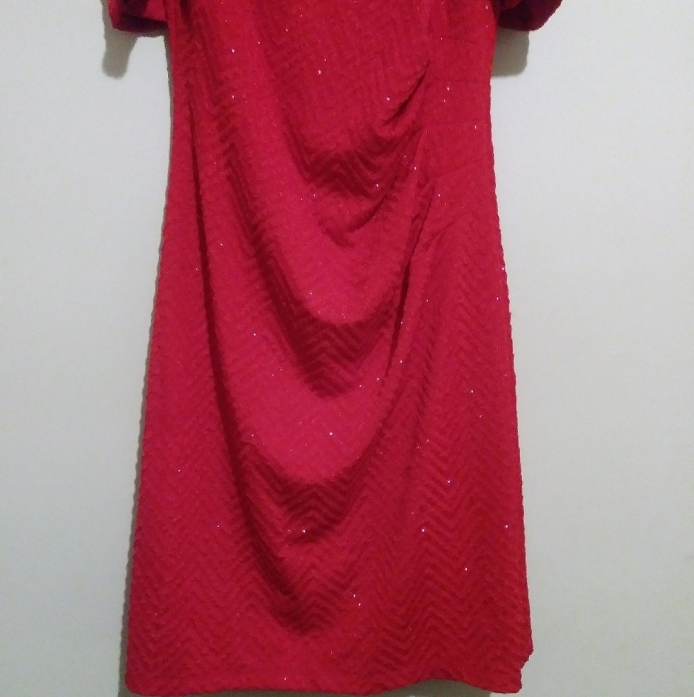Scarlett red dress - Picture 2 of 7